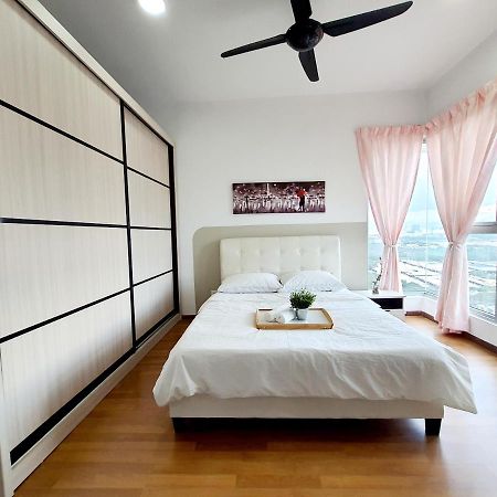 Appartamento Residensi Flora Seri Kembangan Esterno foto