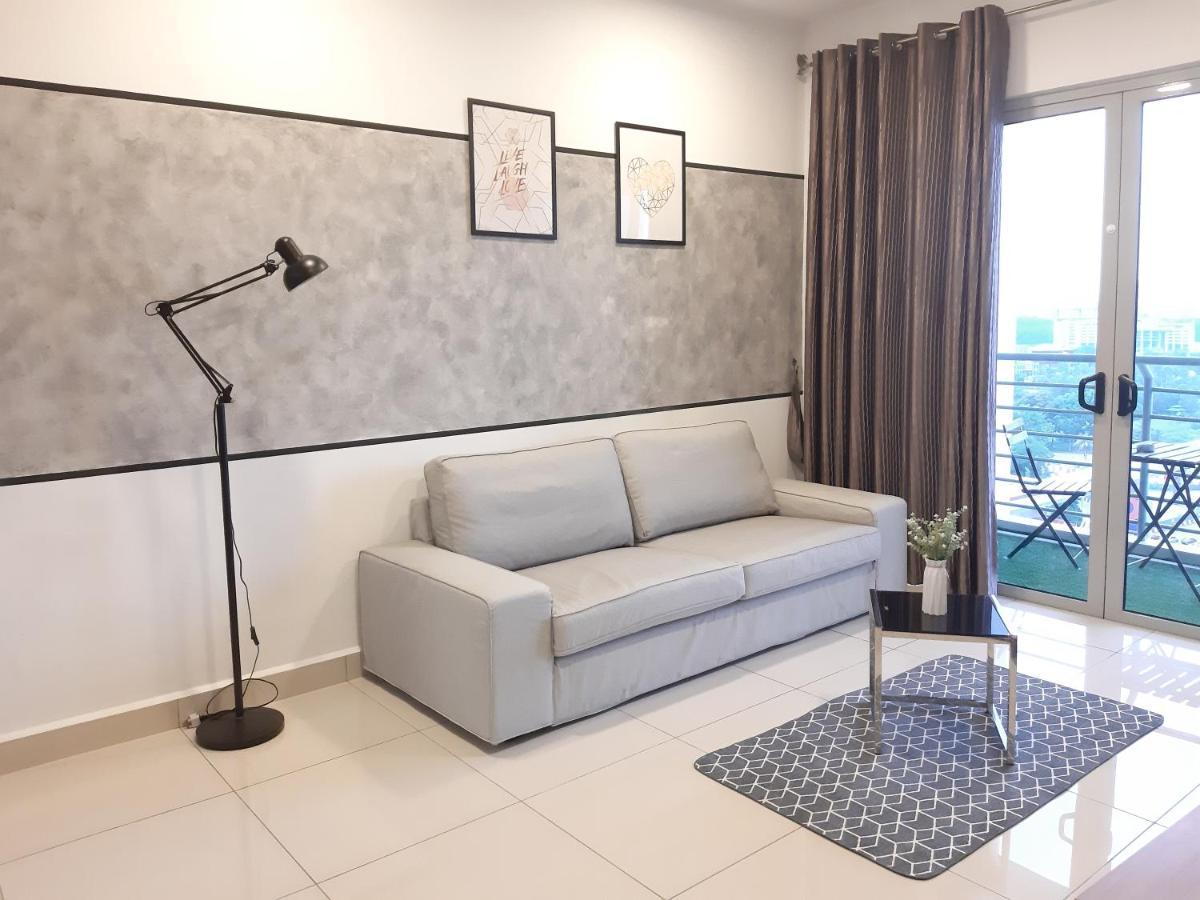 Appartamento Residensi Flora Seri Kembangan Esterno foto