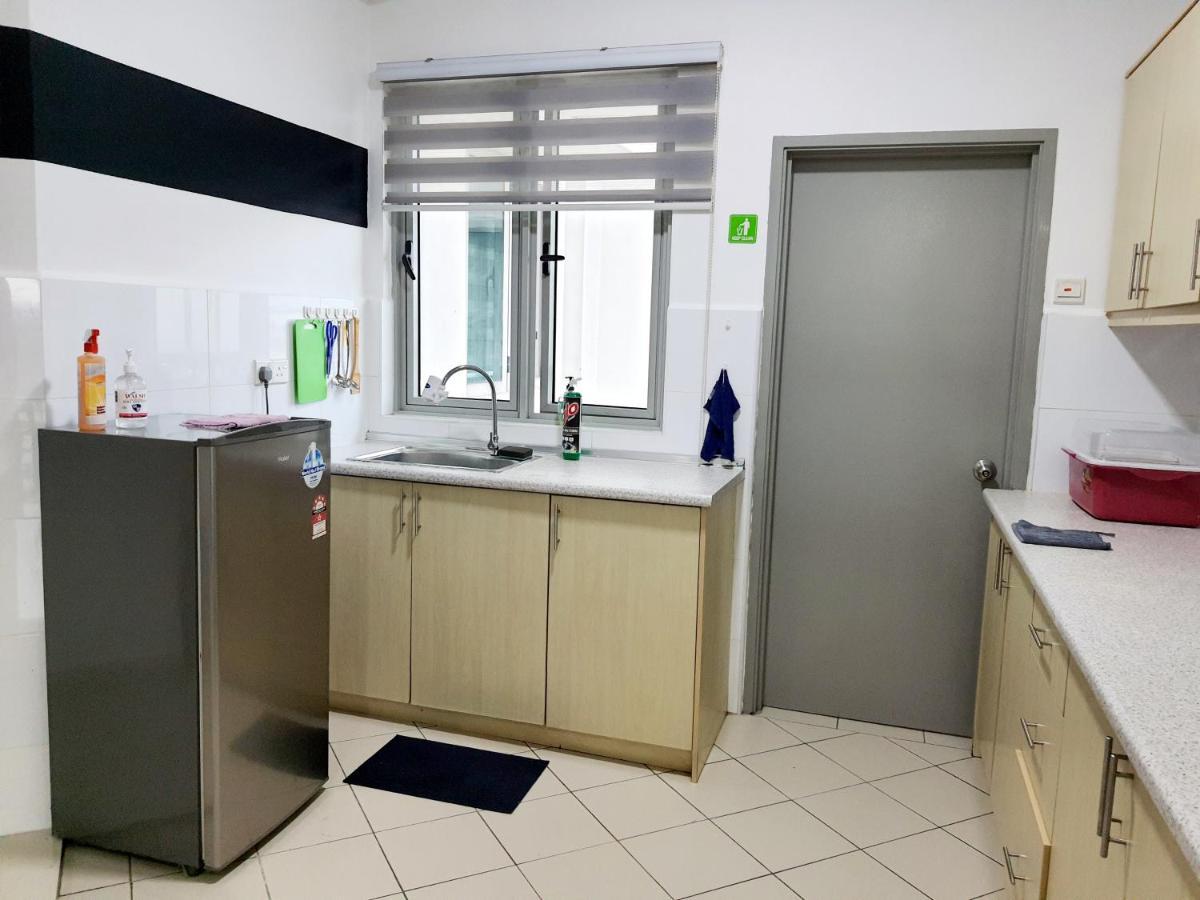 Appartamento Residensi Flora Seri Kembangan Esterno foto